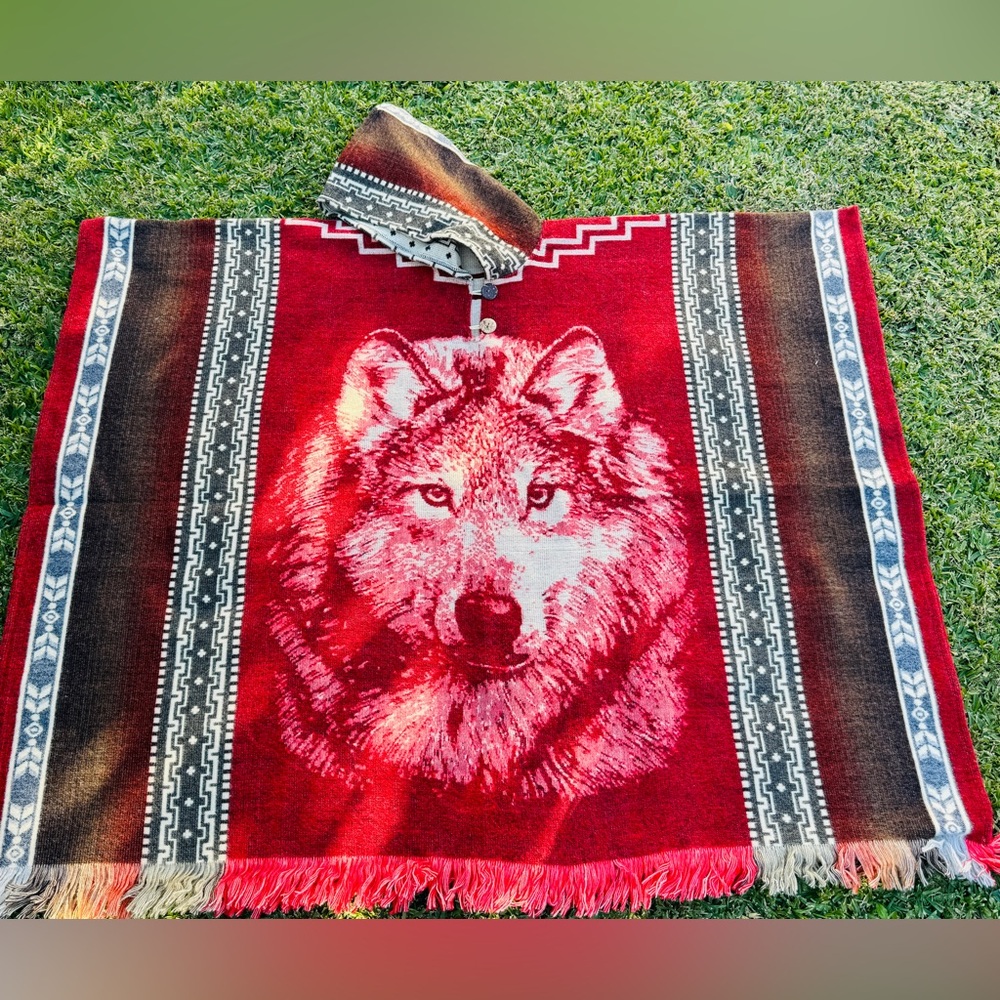 Native wolf alpaca poncho handmade in Ecuador, unisex one size
